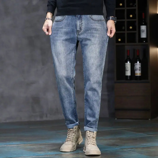 DISTRESSED SKINNY JEANS
