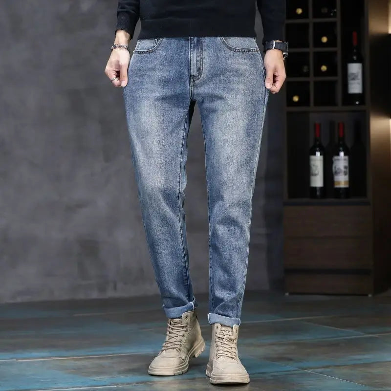 DISTRESSED SKINNY JEANS