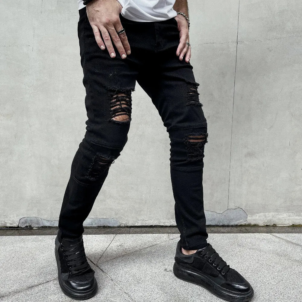 BLACK RIPPED JEANS
